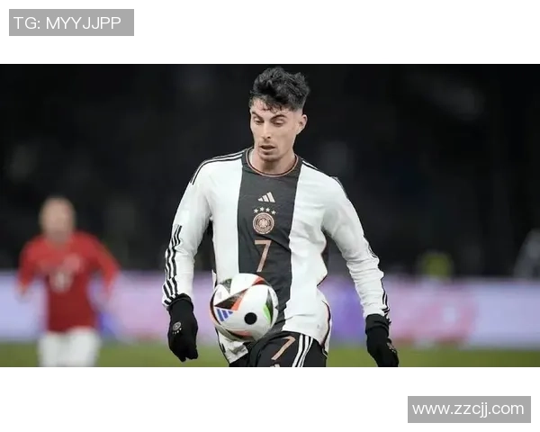 哈弗茨足球球星印花卫衣潮流设计展现个性与运动精神