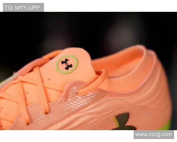 粉色足球鞋亮相球场 球星同款助力极速突破 时尚与性能兼备