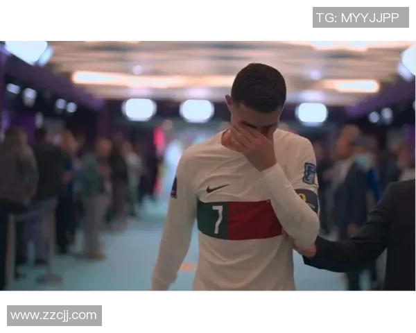 足球场上的动人时刻 球星们背后的坚持与热泪